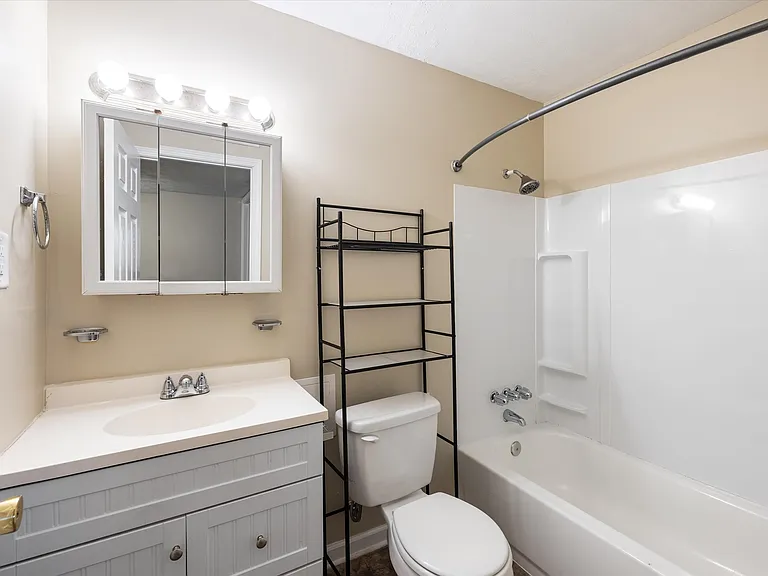 Updated Large Bathroom!