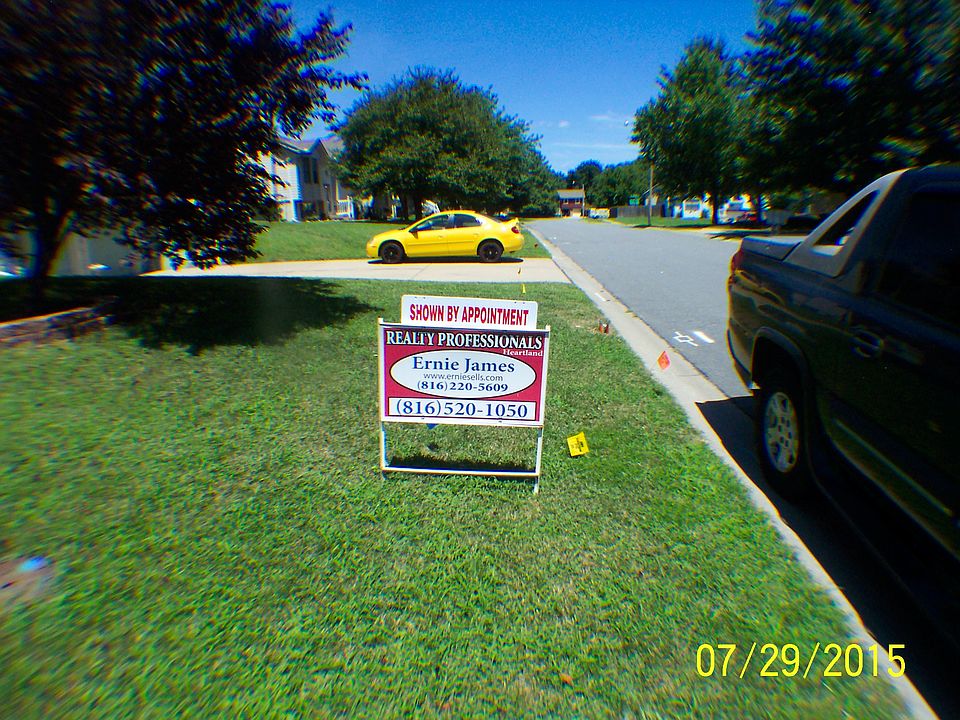 1st image of 320 SE Onyx Dr