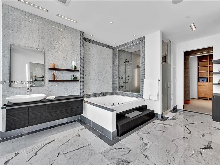 200 Biscayne Boulevard Way #Penthouse 5401 — Photo 18