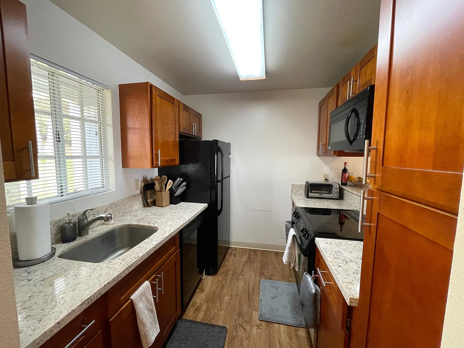 2 bed, 760 sqft, $2,700 — Photo 3