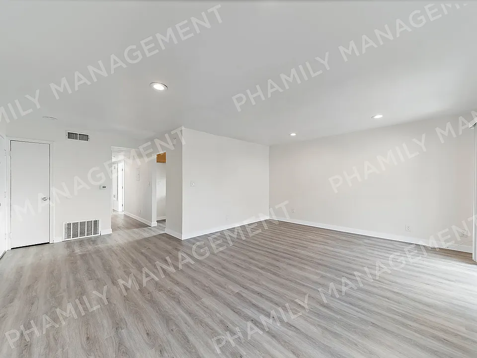 6414 York Blvd #D
