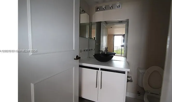 540 Brickell Key Dr #918 — Photo 6