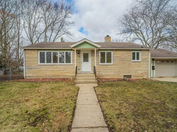 111 Stanley Ct, La Porte, IN 46350