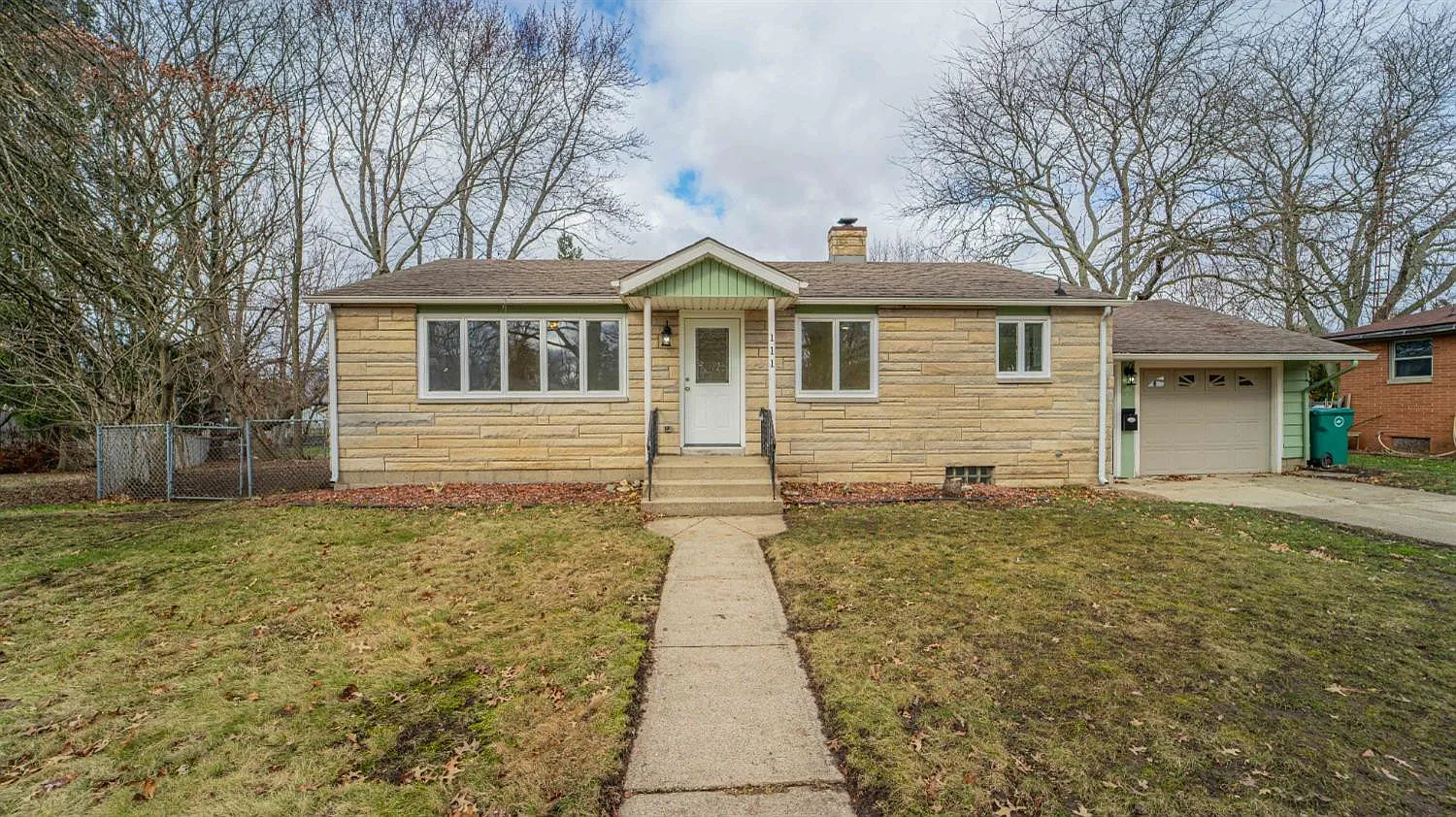 111 Stanley Ct photo 1