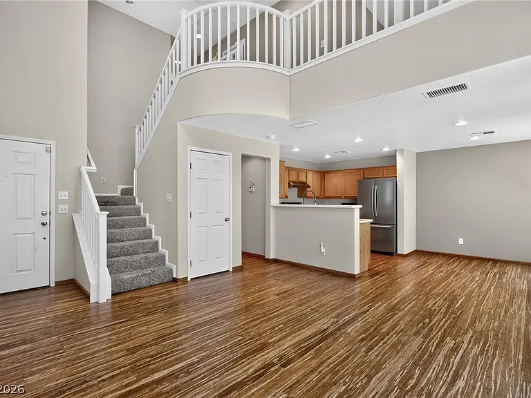 10566 Corte Sierra St — Photo 2