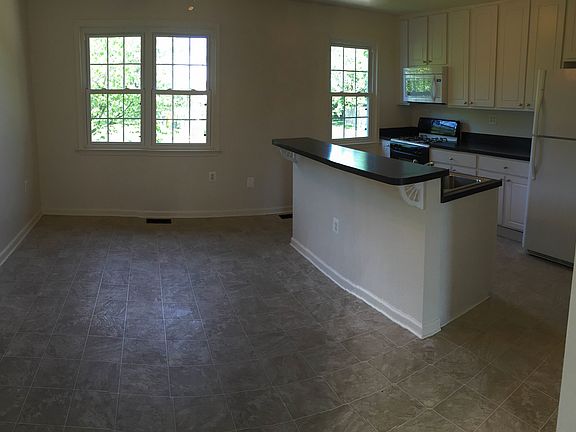 4th image of 8237 Tomlinson Ct
