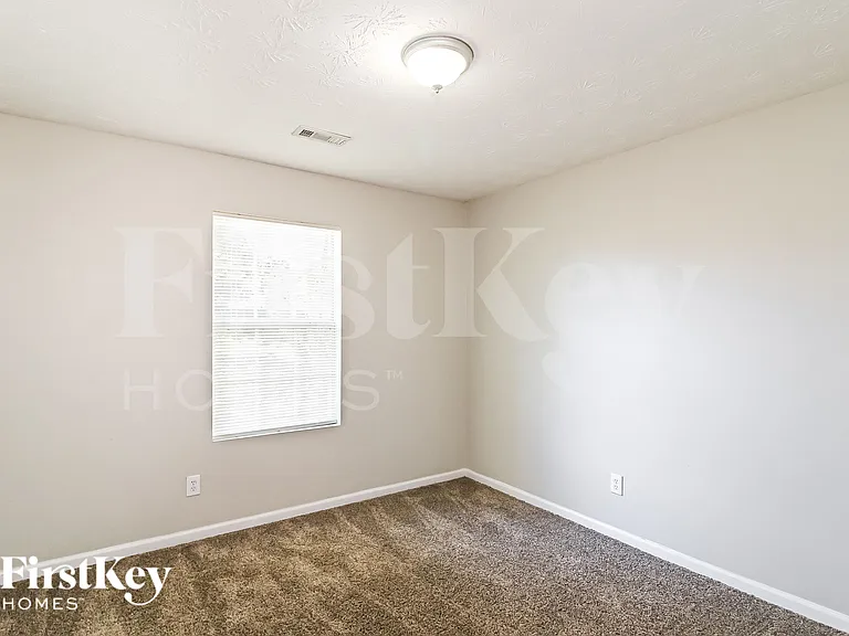 420 Underwood Ct — Photo 16