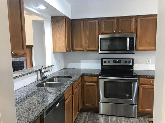 4th image of 610 Briarcliff Dr