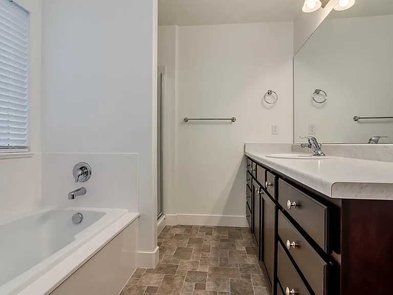 117 N Lasalle Dr — Photo 23