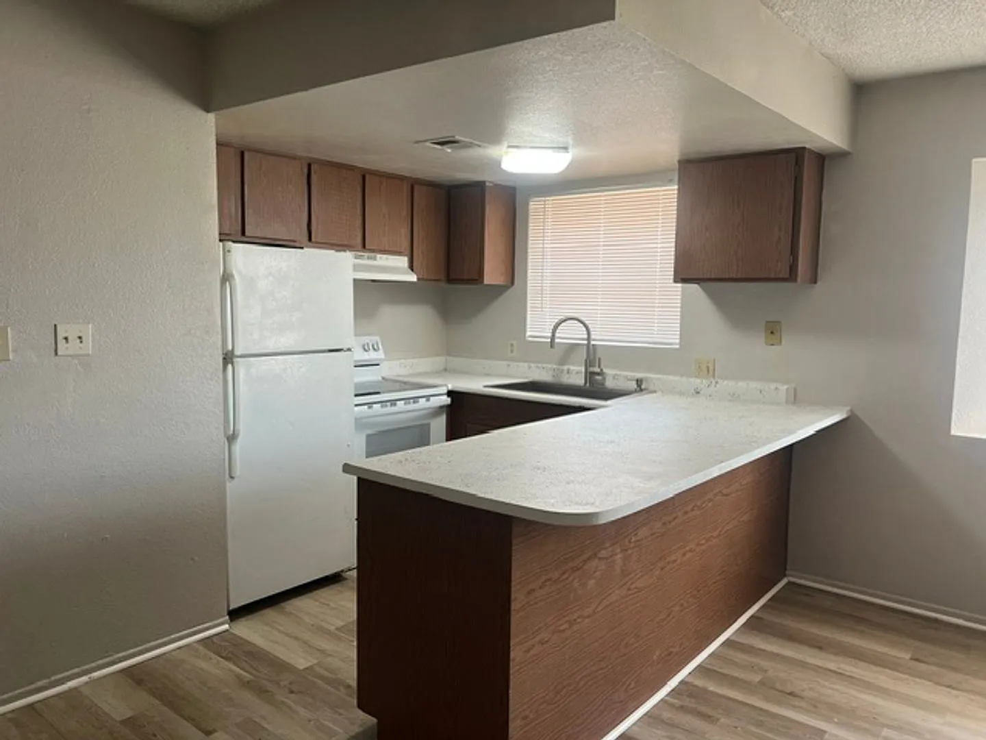 Fully Remodeled 2 Bedroom! — Photo 2