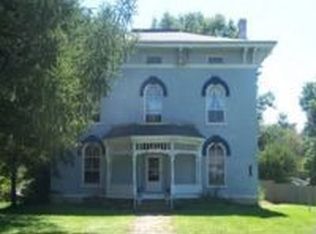 805 W 3rd St, Sterling, IL 61081