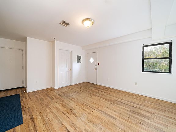 4th image of 637 Garden St APT 5