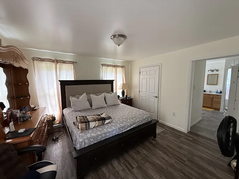 1258 Warren Rd — Photo 6