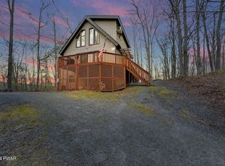 109 Laurel Rd, Lackawaxen, PA 18435