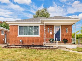 17121 Wilson Ave, Eastpointe, MI 48021