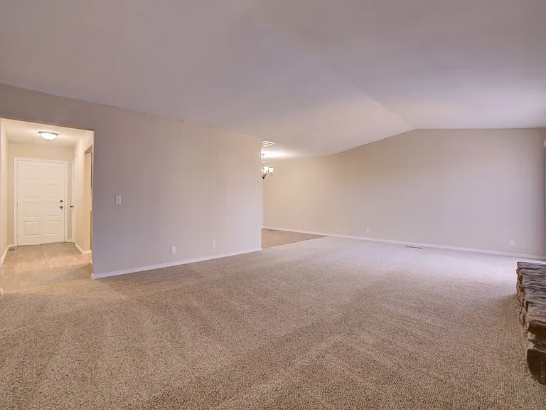 S 79th E Ave Duplex — Photo 9