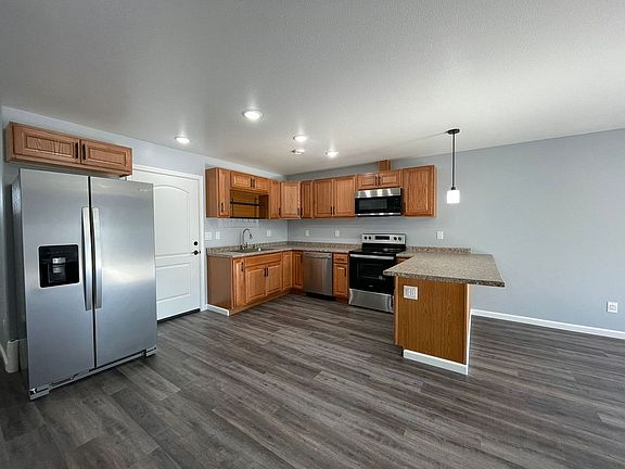 4th image of 511 2nd St