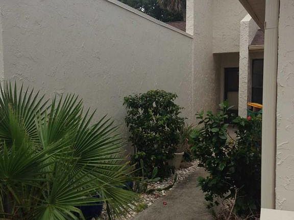 2nd image of 520 Summerset Ct