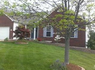 18 Bear Creek Dr, Wentzville, MO 63385