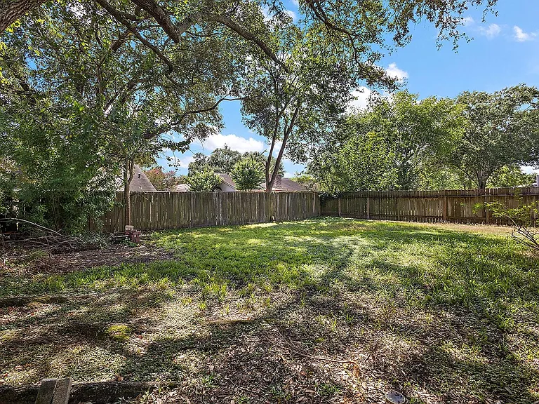 22307 Red River Dr — Photo 20