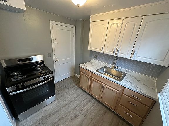2nd image of 712 Taunton Pl #714