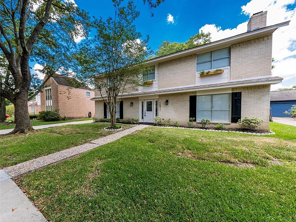 1st image of 16411 Heatherdale Dr