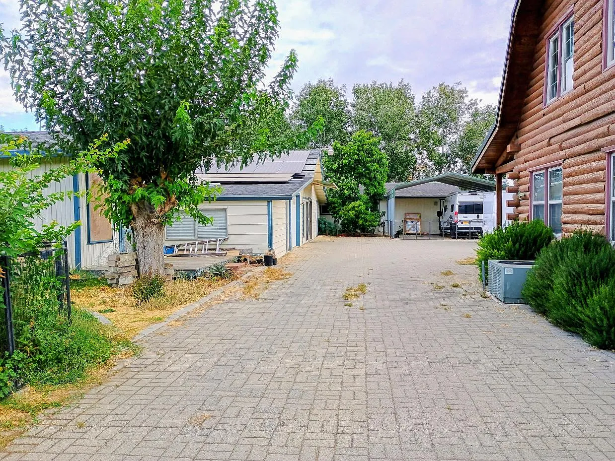 1 bed, 900 sqft, $2,200 — Photo 4