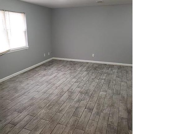 4th image of 125 N 11th St #1