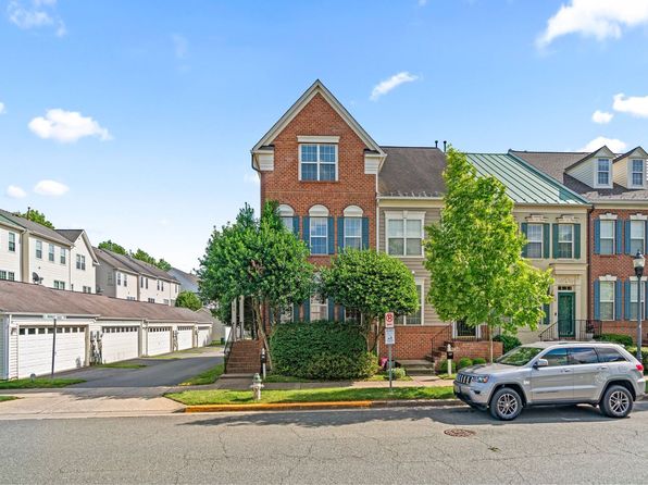 10 Golden Ash Way