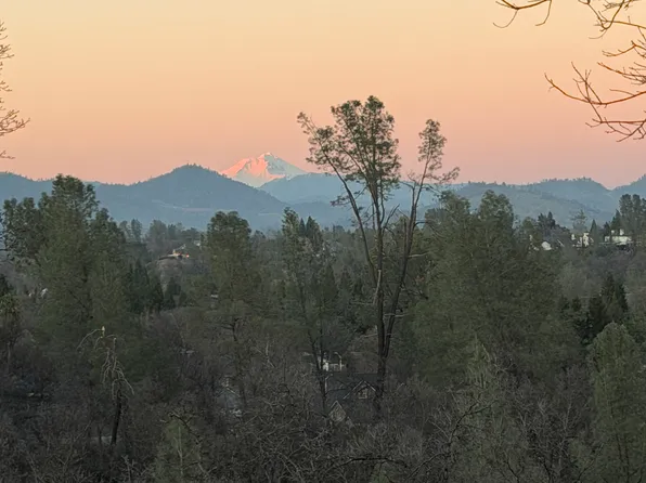 5926 Sierra Dr, Redding, CA 96003