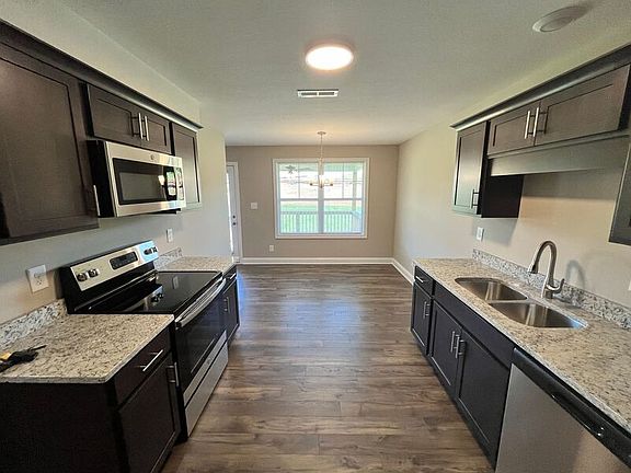 4th image of 173 Ardell Dr
