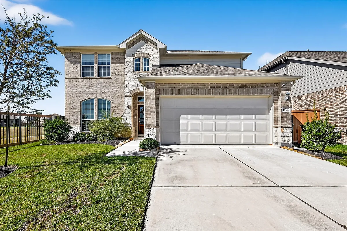 Building Photo - 1601 Darwin Cedar Dr
