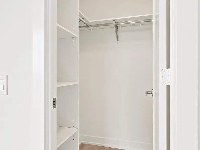 25 Cordova Ave #1812 — Photo 18