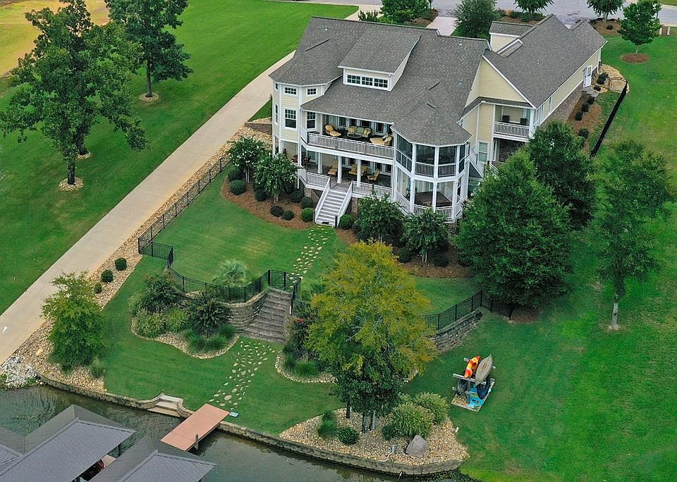 1st image of 236 Gardenia Dr