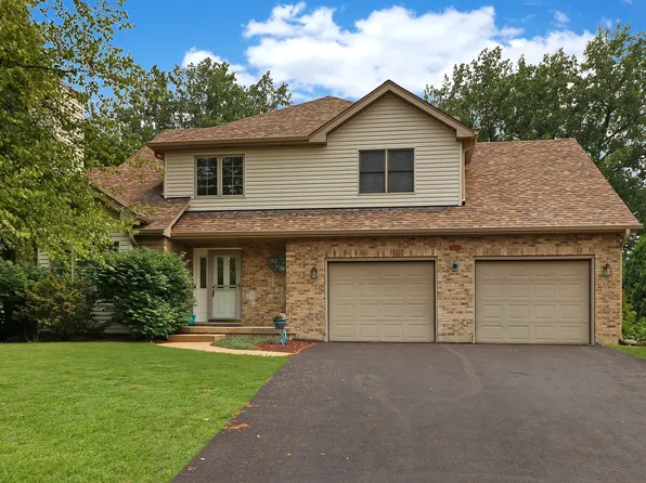 2918 Spruce Ter, Island Lake, IL 60042