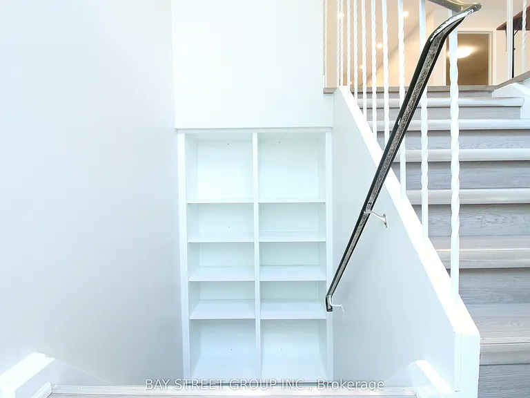 117 Pindar Cres #MAIN FLOOR — Photo 6