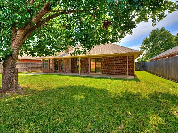 5th image of 18333 Chestnut Oak Dr