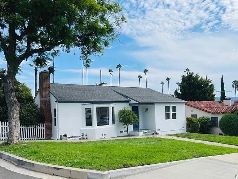 1422 Spazier Ave — Photo 1