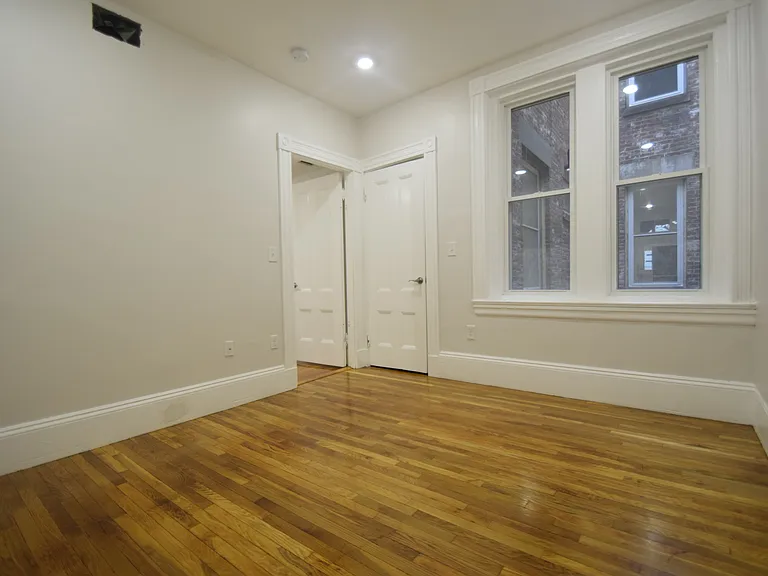 31 Harvard St #2 — Photo 16
