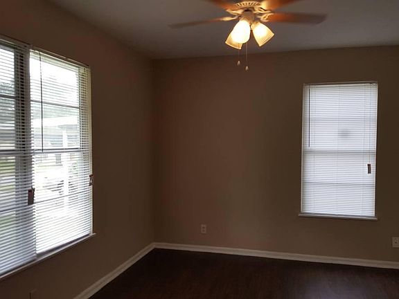 3rd image of 3322 Kildare Ave