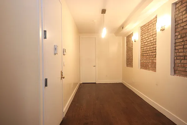 Rented by Nooklyn NYC LLC | media 23