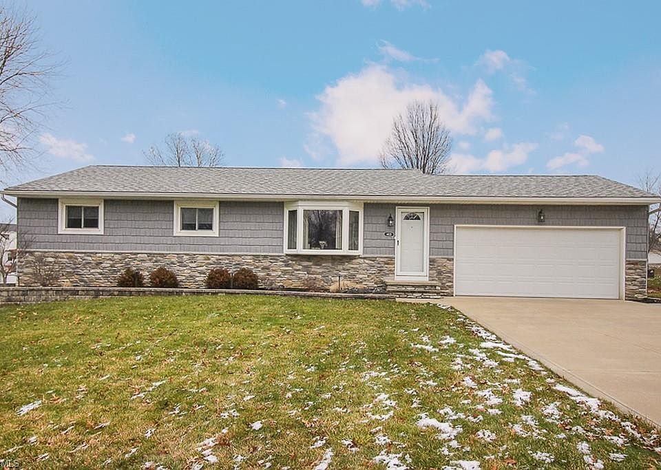 1st image of 4621 Dogwood Dr