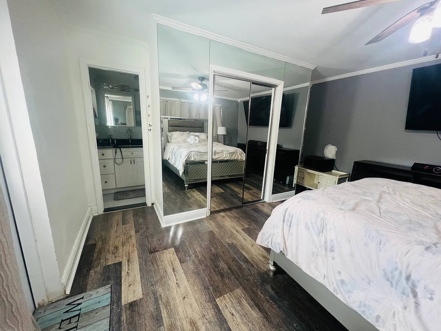 1 bed, 1.5 bath, 1300 sqft, $1,700 — Photo 4