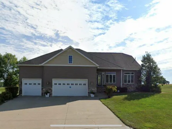 104 Fairway Dr, Glencoe, MN 55336