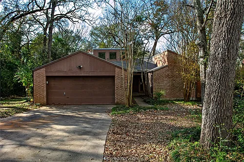 3204 Wilderness Rd Photo 1