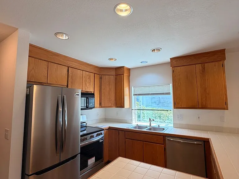305 Shore Dr #307 — Photo 6