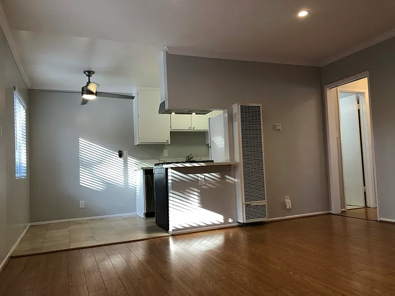 120 Roswell Ave #9 — Photo 6