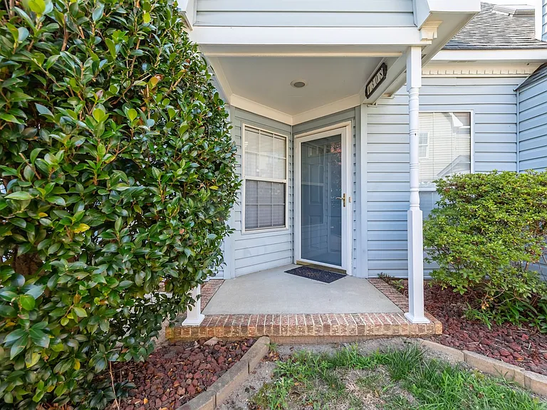 308 Ferguson Bnd — Photo 2