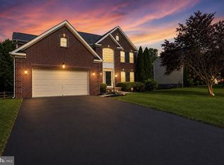 422 Sawgrass Dr, Charles Town, WV 25414