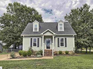 100 Skyline Way, Taylors, SC 29687